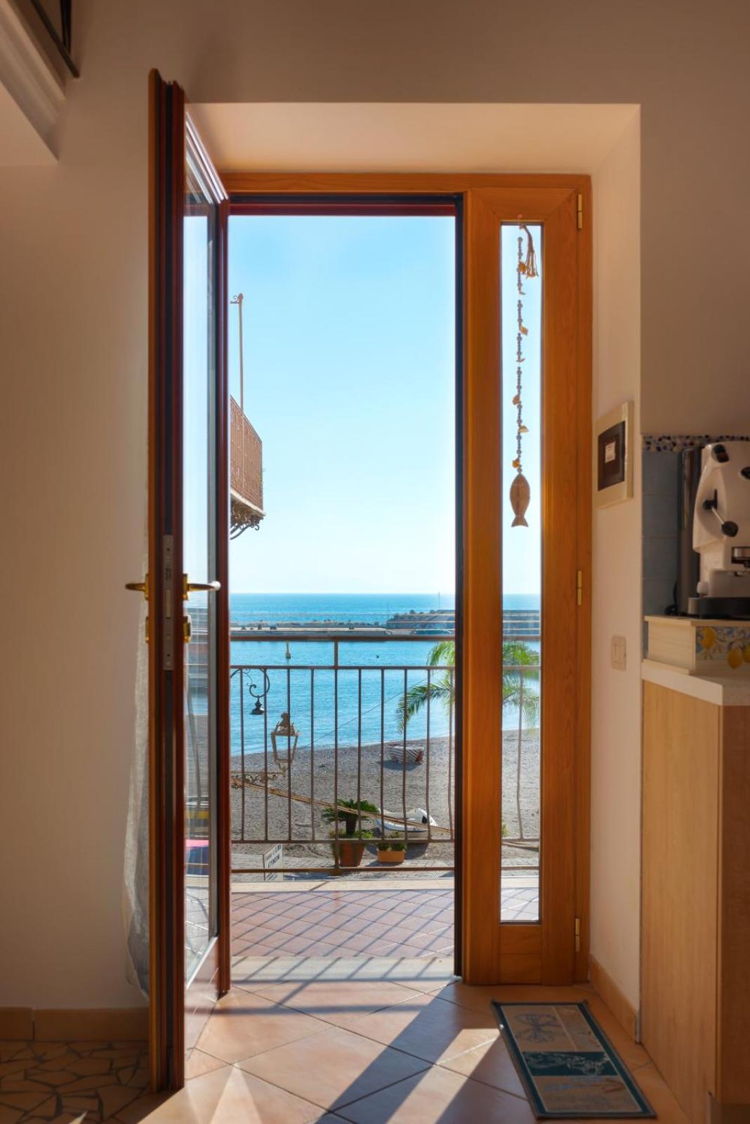Casa Vacanze "Il Baffo E Il Mare" 切塔拉 外观 照片